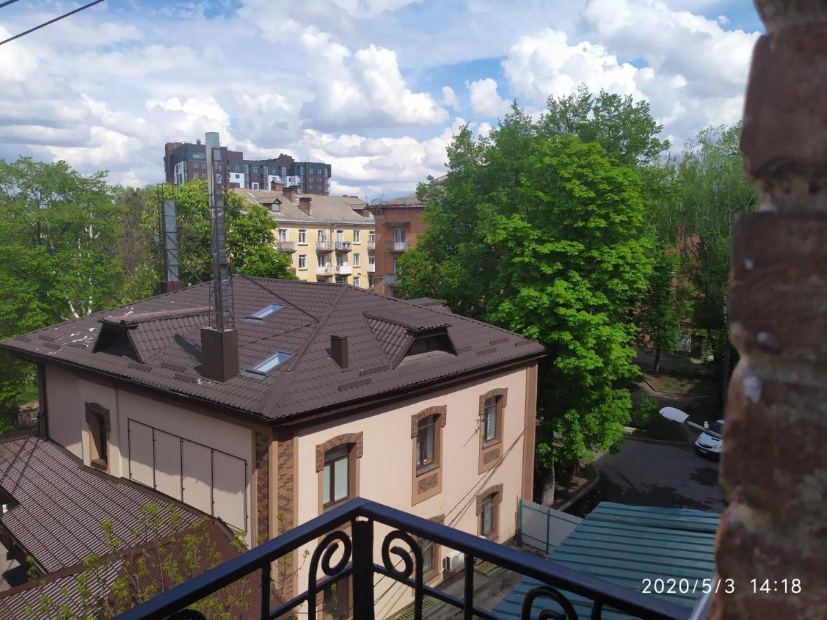 Апартаменти Світлий Ранок Та Затишний Вечір Rivne Exterior photo